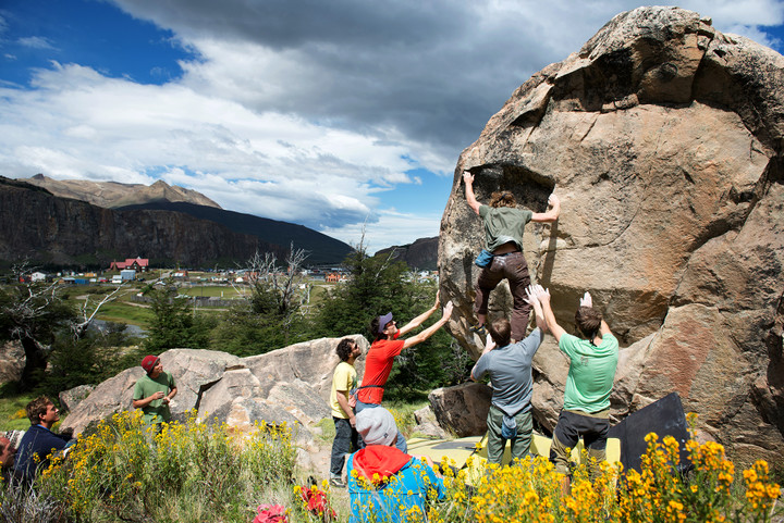 <strong>Das Bouldern rund um El Chalten ist wahrlich fantastisch und eine gute Möglichkeit auf besseres Wetter (an den hohen Bergen) zu warten<strong> </strong></strong>© Stefan Brunner