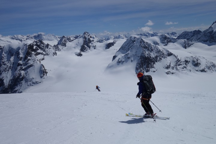 <strong>Zur Vignetteshütte - im Hintergrund sieht man schon den Weiterweg zum Col de l'Evêque</strong> <span class=>© Felix Autor</span>