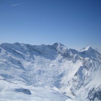 <span><strong>Zustieg und Routenverlauf der Dreiherrenspitze Nordwand vom Krimmler Achental aus </strong><span class=>© Timo Moser</span></span>