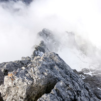 Endlich reißen die Wolken auf, der Fels wird warm und trocken - wirklich sagenhaft