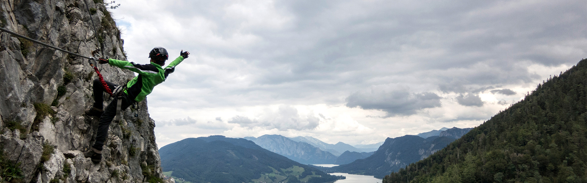 Kletterer in einem Klettersteig