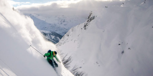 Tiefschneefahren in Pulverschnee am Arlberg