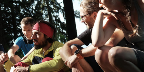 Gruppe bei Besprechung und Supervision