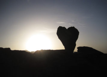 Herzstein Sonnenaufgang Herzen sehen